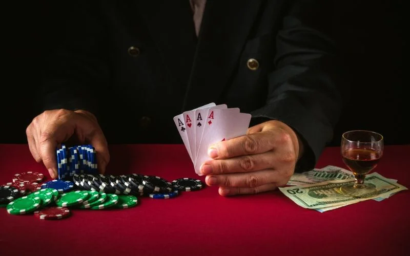 How to Play Omaha Poker