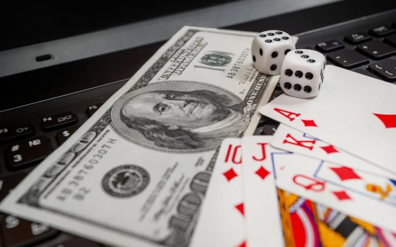 Bluffing in Poker Tournaments